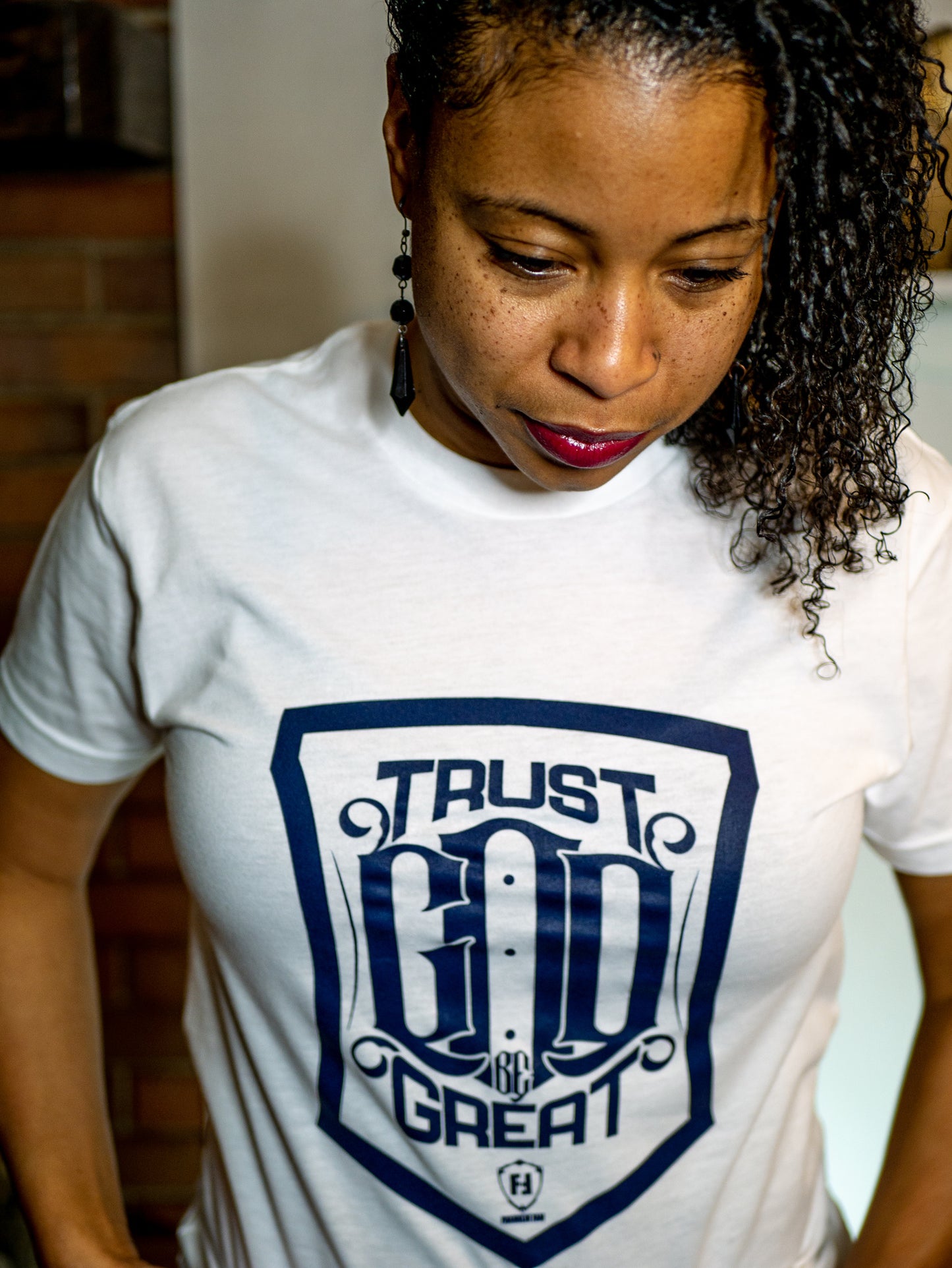 Trust God Be Great Shield White T-shirt (White with Navy Print)